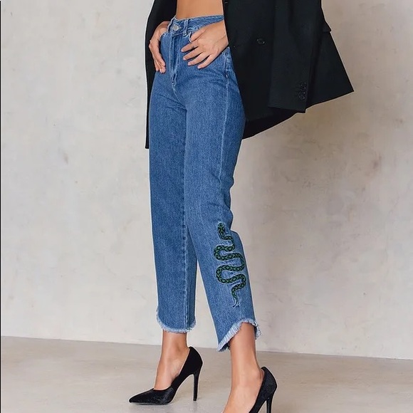 NA-KD DENIM W SNAKE GRAPHIC - Picture 1 of 12